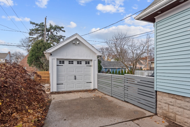 Building Photo - 4929 N Idlewild Ave