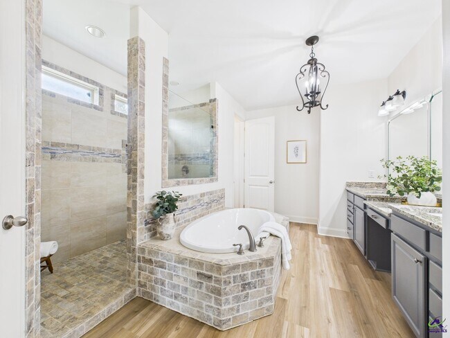 Building Photo - 205 Pebble Stone Pl
