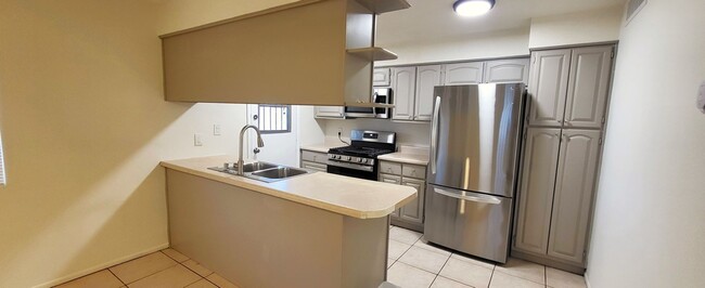 Building Photo - CHARMING GEM ON THE WESTSIDE!!!