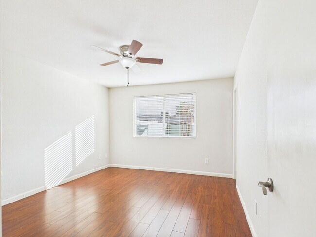 Building Photo - Desert Valley Estates Charm