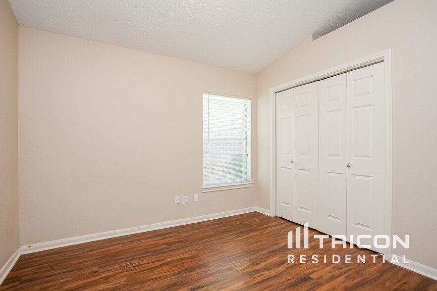 Building Photo - 3214 Kelling St