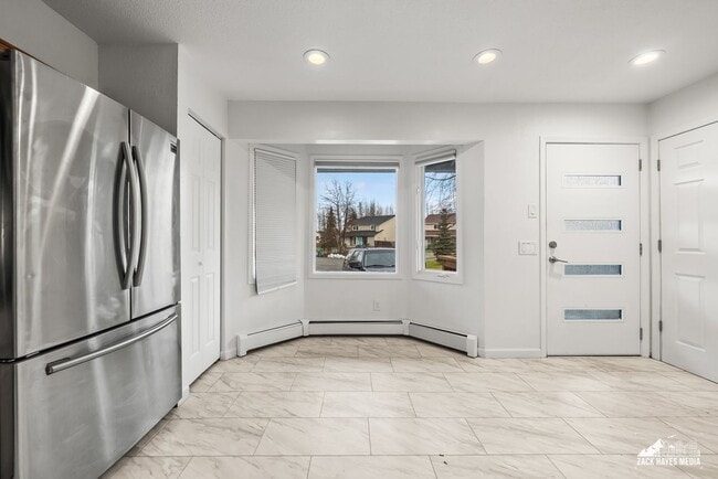 Building Photo - 6627 Zurich St