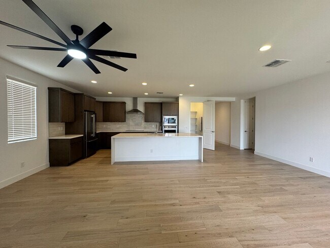 Building Photo - BRAND NEW HOME IN ALORAVITA IN PEORIA
