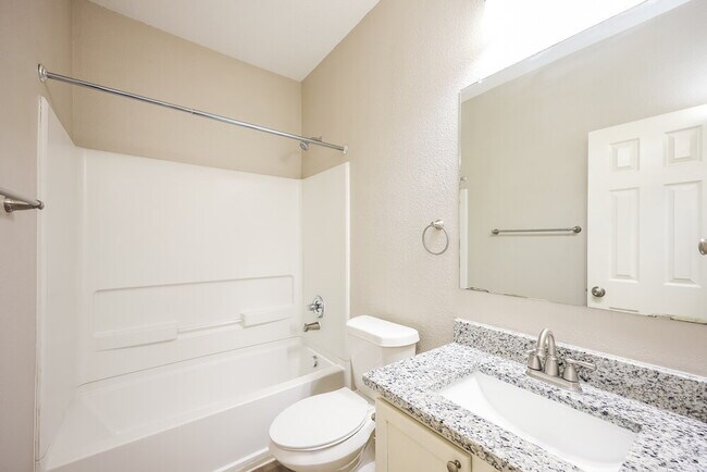 Building Photo - 200 Rustic Acres