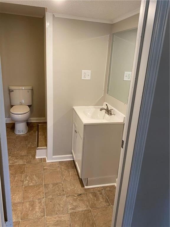 Building Photo - 704 E Culton St