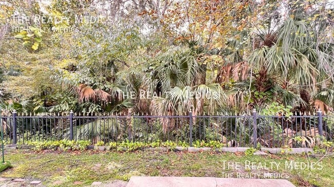 Building Photo - 331 Freedom's Ring Dr