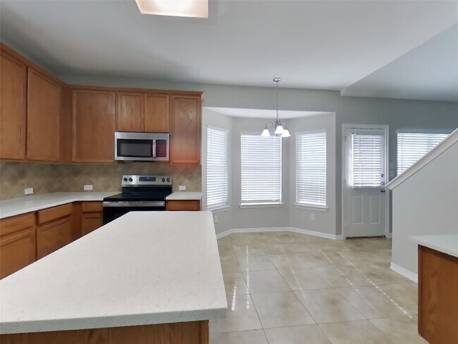 Building Photo - 963 Oak Lynn Dr