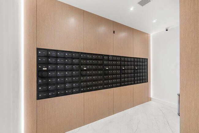 Building Photo - 4201 N Ocean Blvd