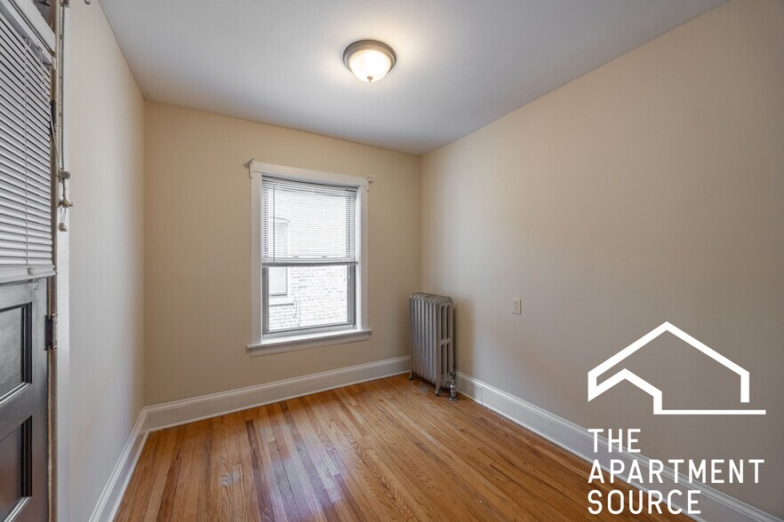 Building Photo - 4901 N Hoyne Ave