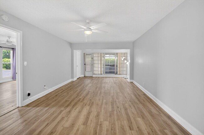 Building Photo - 2401 Del-Aire Blvd