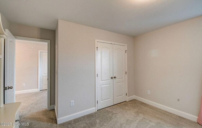 Building Photo - ***Special Offer*** Single Family Home in Desirable Neighborhood