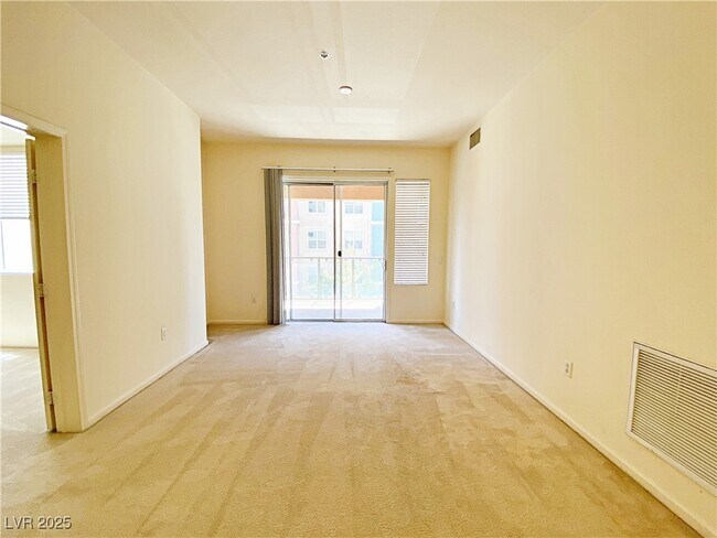 Building Photo - 35 E Agate Ave