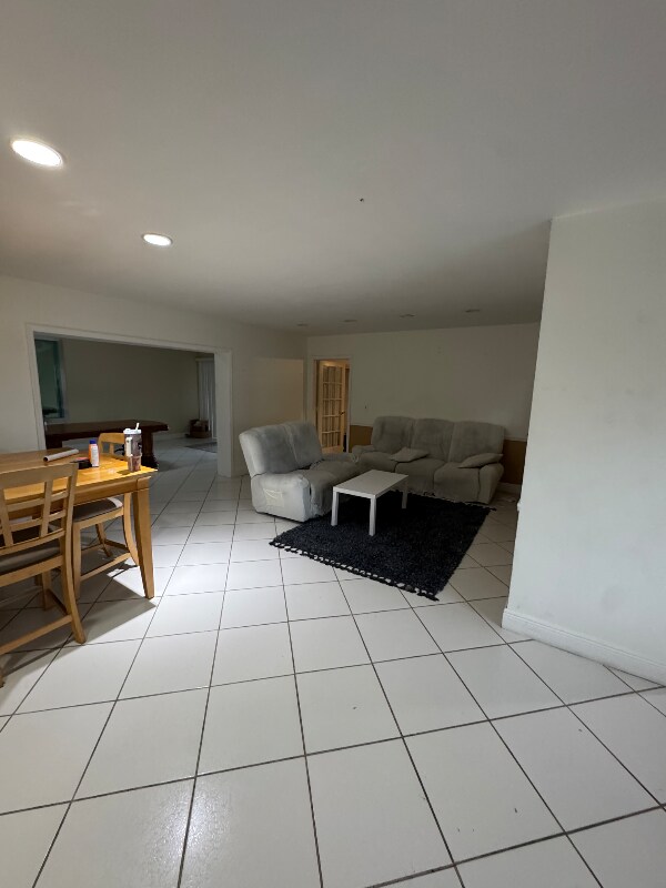 Building Photo - 19323 Carolina Cir