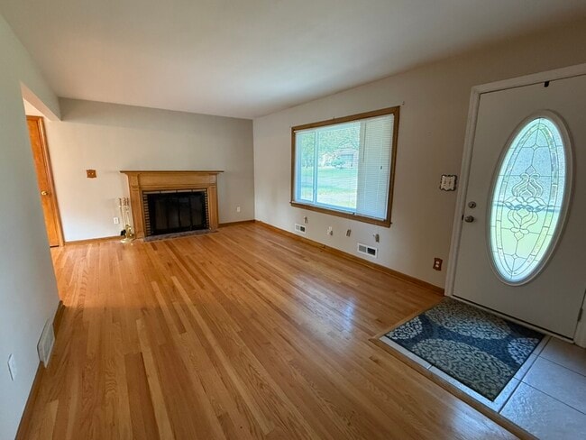 Building Photo - 6001 W 56th St