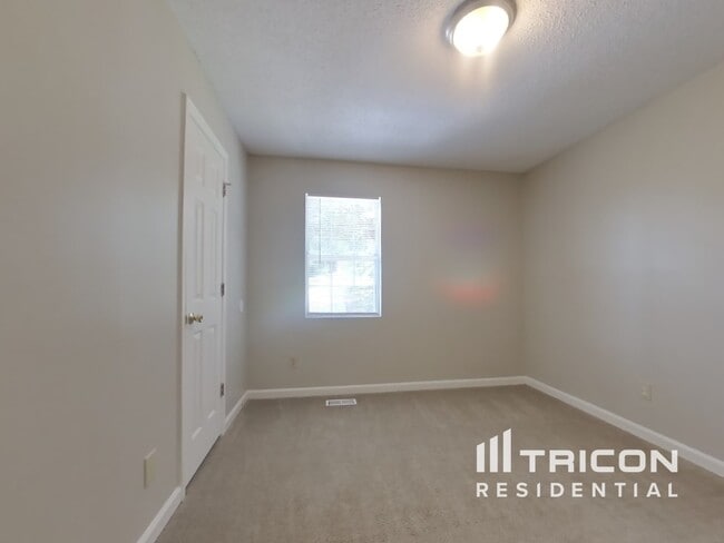 Building Photo - 327 Remington Ln
