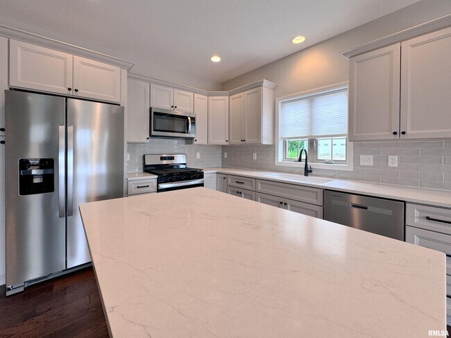 Building Photo - 7615 Walnut Bend Dr