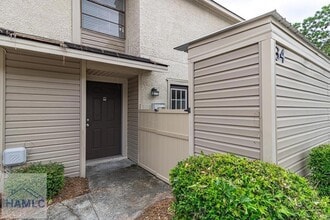 Building Photo - 901 Olmstead Dr