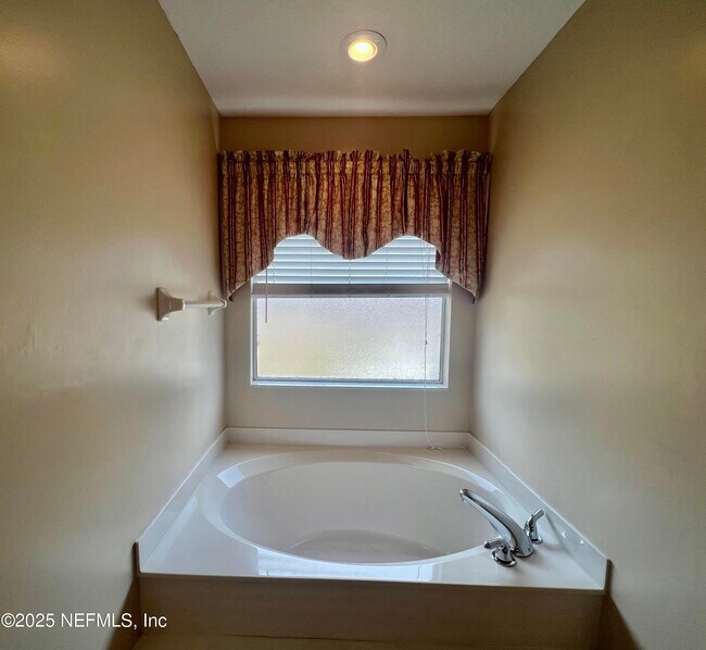 Building Photo - 2284 Emilys Way