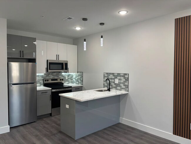 Building Photo - 1108 W Dauphin St
