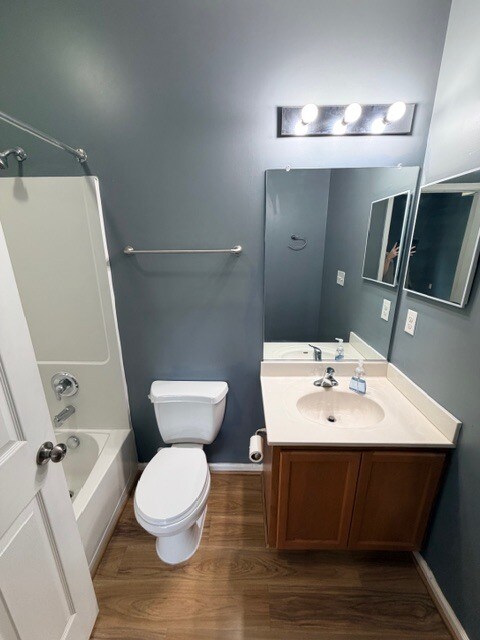 Building Photo - 319 S Parkway Dr