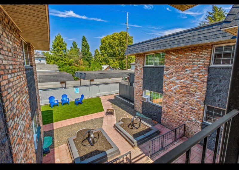 Building Photo - 917 E Indiana Ave