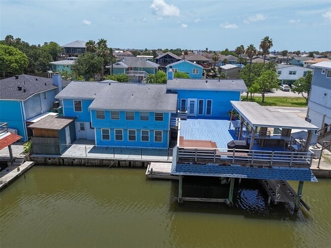 Primary Photo - 77 Bayou Vista Dr