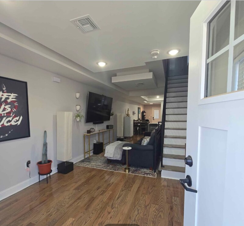 Building Photo - 115 Winslow Pl