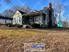 Building Photo - NEWLY UPDATED!! Ready and waiting for you!