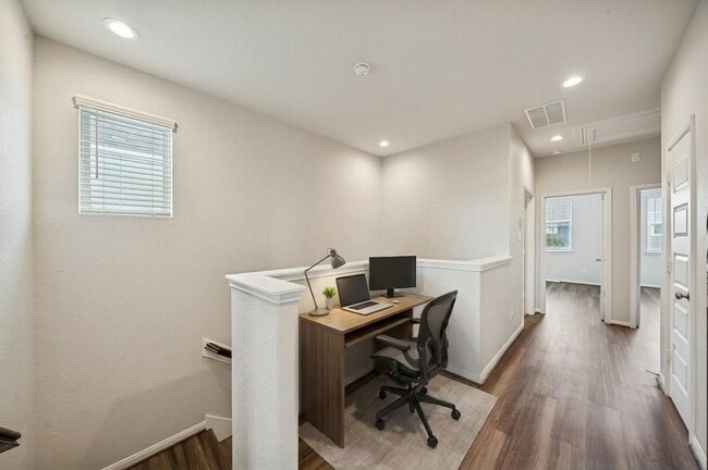 Building Photo - 9817 Prairie Garden Ln