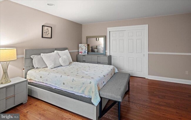 Building Photo - 12 Windermere Way