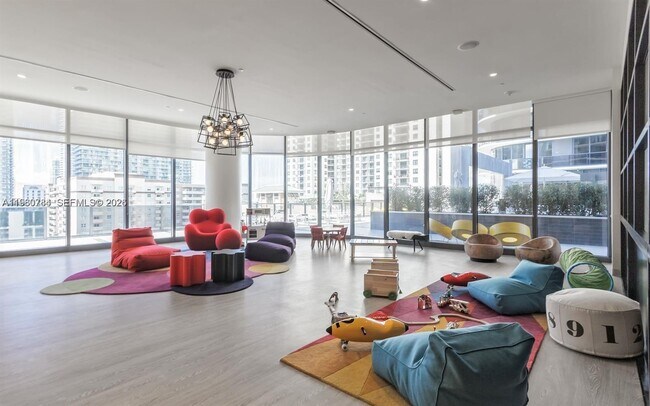 Building Photo - 45 SW 9th St