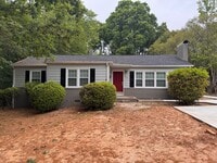 Building Photo - 3 bedroom 1 bath home, located in the Greystone area!
