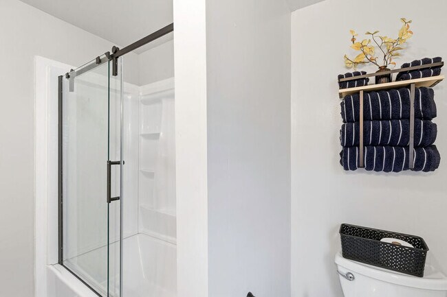 Building Photo - 219 Emerson Ave