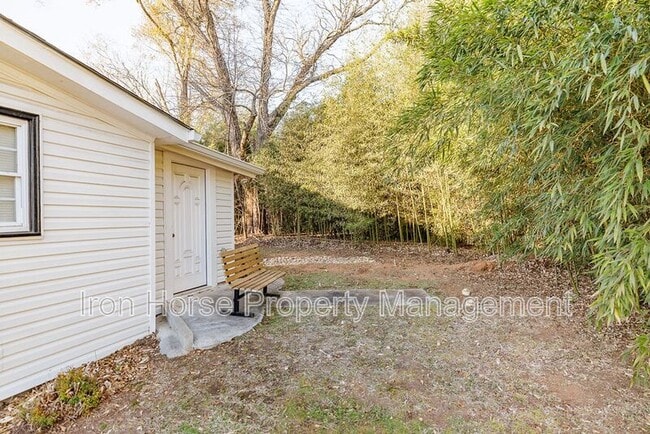 Building Photo - 1760 Old West Broad St