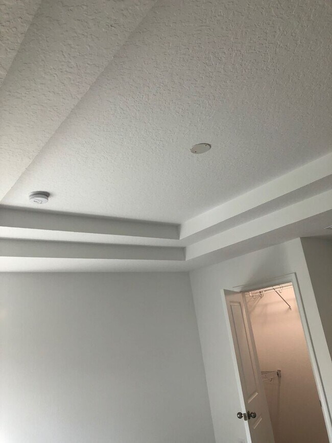 Building Photo - 310 E Ford St