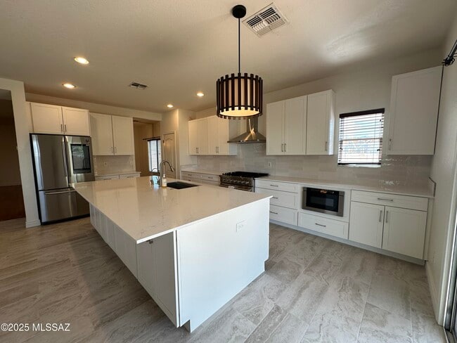 Building Photo - 1077 W Sea Star Dr