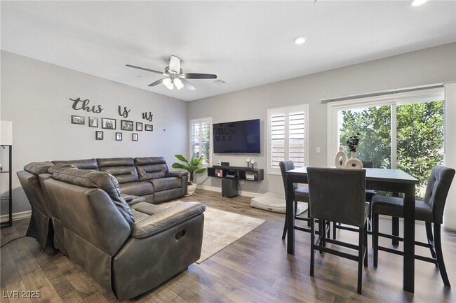 Building Photo - 4202 Lunar Cyn Ave
