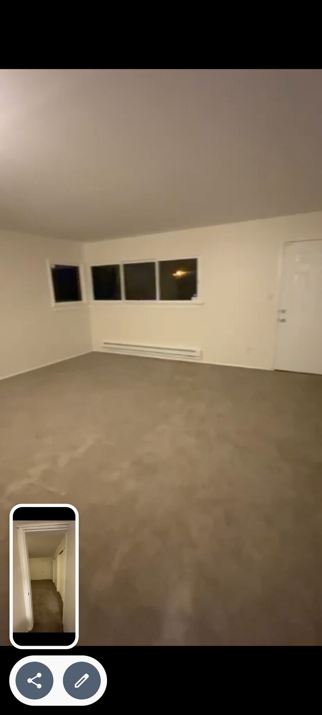 Building Photo - 12827 Glenwood Ave SW