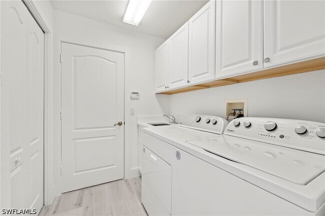 Building Photo - 2050 Terrazzo Ln