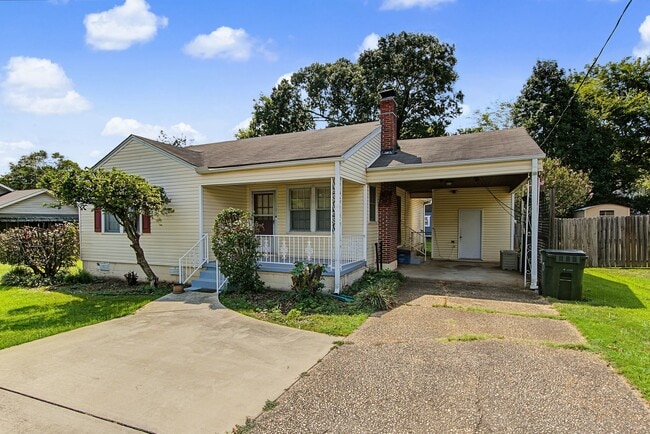 Building Photo - 2935 Arcadia Dr