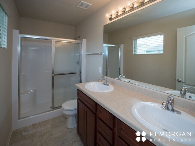 Building Photo - 3 bedroom, 2 bathroom House For Lease