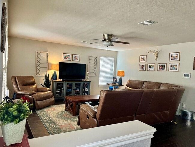 Building Photo - 21106 El Suelo Bueno