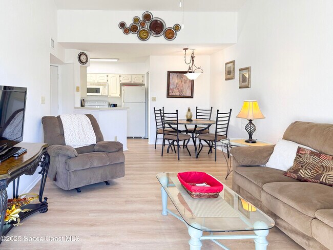 Building Photo - 1900 Brittany Dr