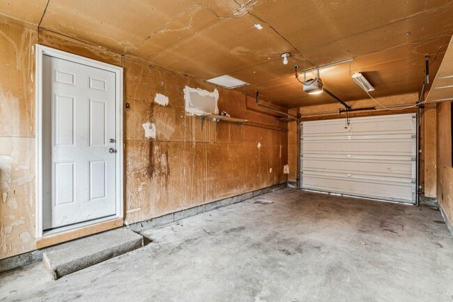 Building Photo - 2107 Airport Ave