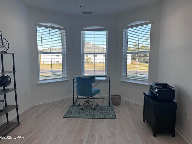 Building Photo - 9259 Paradise Dr