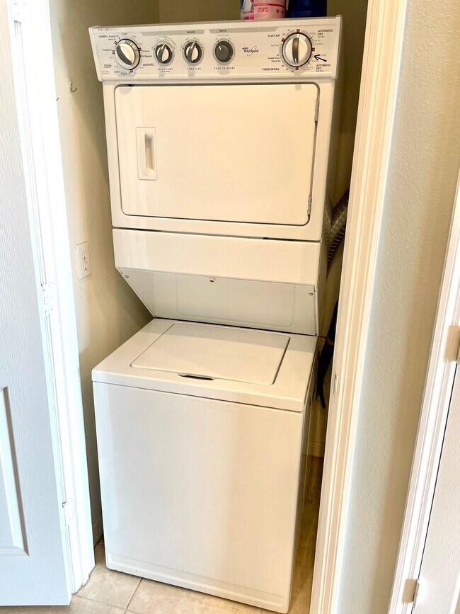 Building Photo - 7230 Hamilton Rd