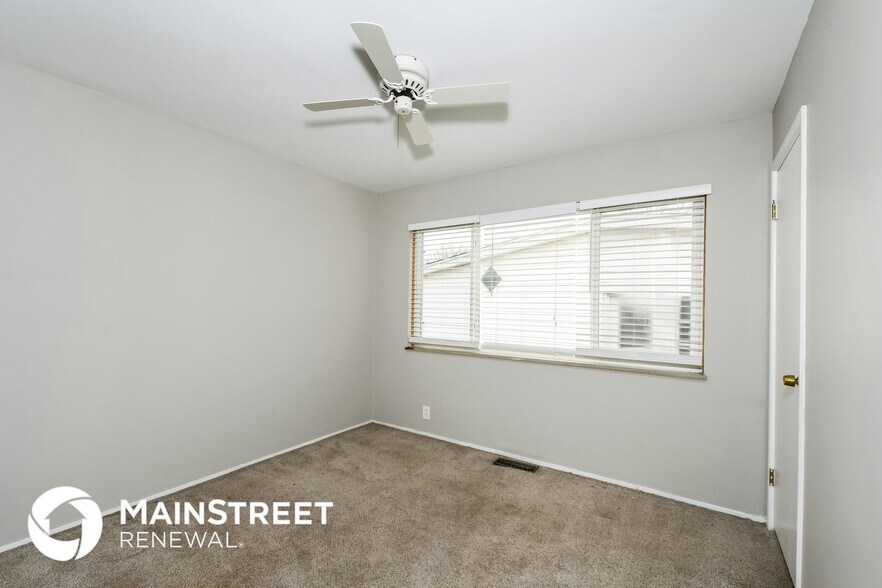 Building Photo - 3665 Hambletonian Dr