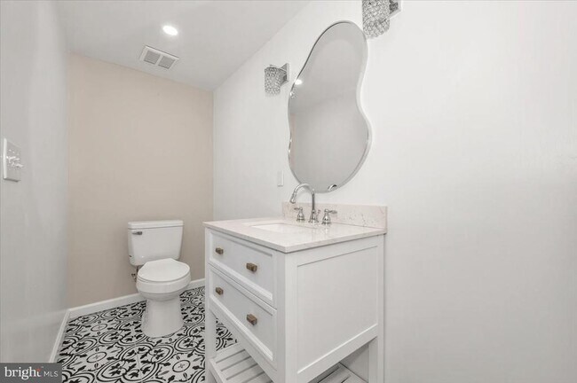 Building Photo - 140 Gold Kettle Dr