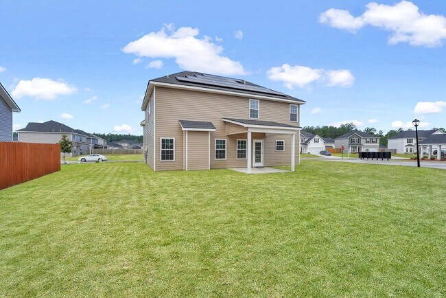 Building Photo - COMING EARLY JUNE 2026! (Pet Friendly)