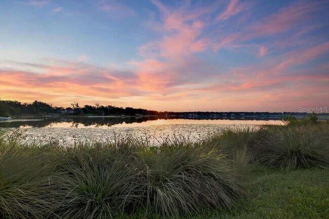 Building Photo - 812 East Blvd